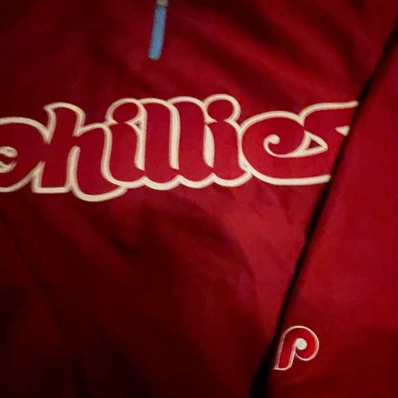 Phillies lightweight jacket.Red/Blue logo on front with toggle around waistband. - Picture 2 of 4